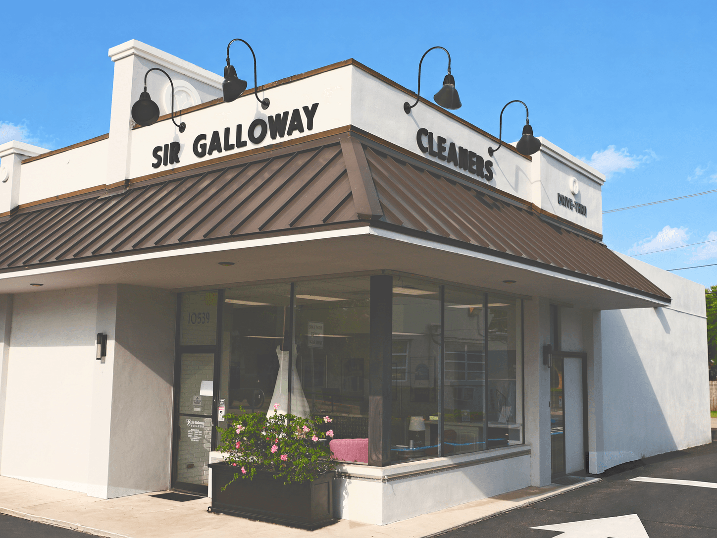 Sir Galloway Pinecrest storefront.